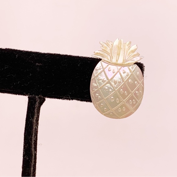 Vintage etched mother of pearl iridescent pineapple earring sterling screw back - Picture 8 of 12